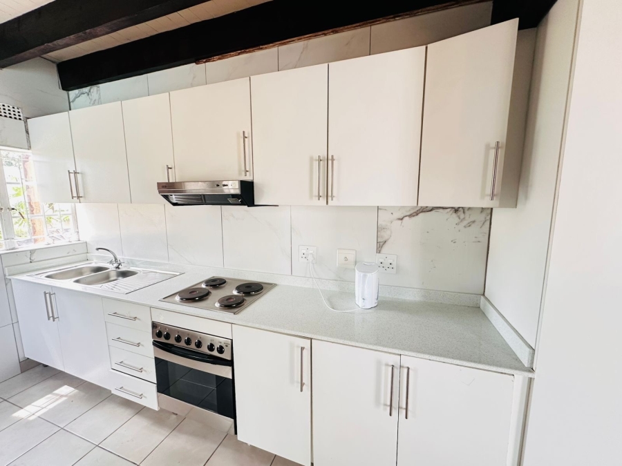 To Let 4 Bedroom Property for Rent in Vorna Valley Gauteng