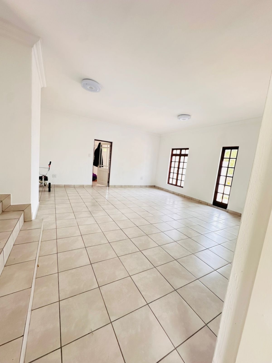 To Let 4 Bedroom Property for Rent in Vorna Valley Gauteng