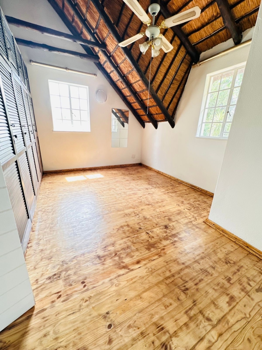 To Let 4 Bedroom Property for Rent in Vorna Valley Gauteng
