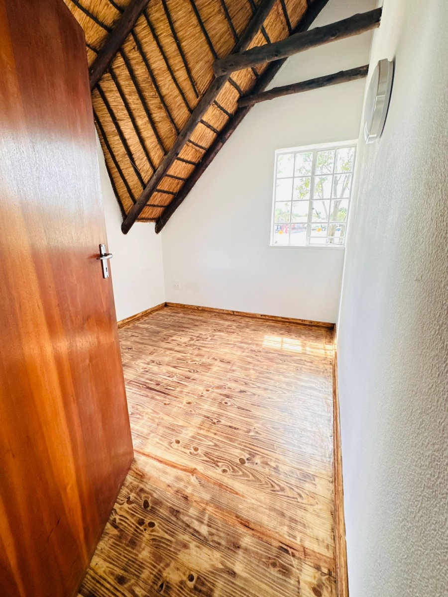 To Let 4 Bedroom Property for Rent in Vorna Valley Gauteng