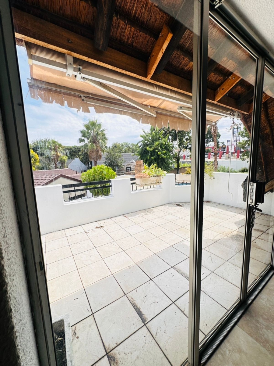To Let 4 Bedroom Property for Rent in Vorna Valley Gauteng