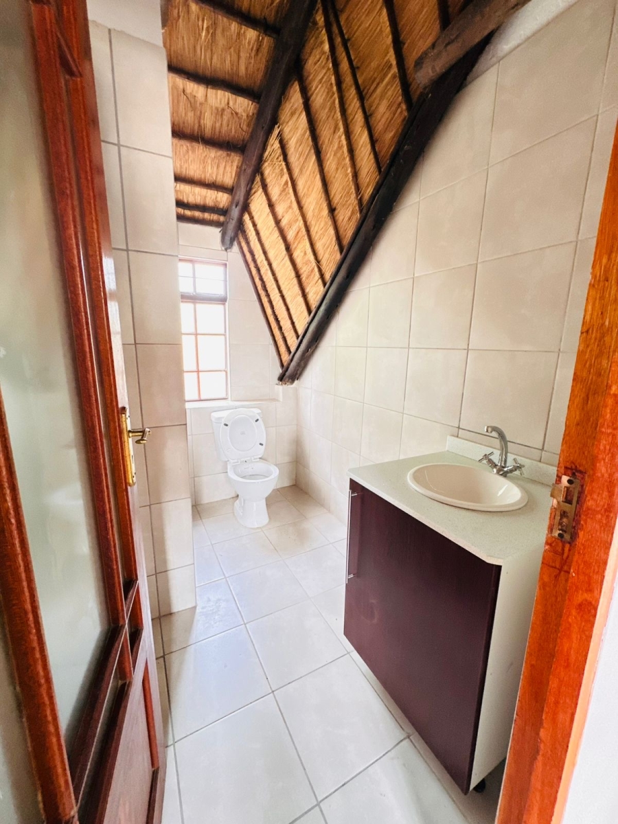 To Let 4 Bedroom Property for Rent in Vorna Valley Gauteng