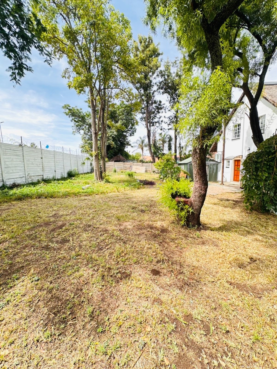 To Let 4 Bedroom Property for Rent in Vorna Valley Gauteng