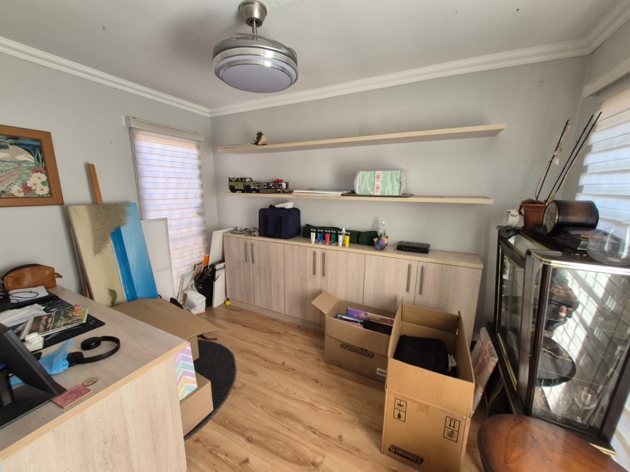3 Bedroom Property for Sale in Faerie Glen Gauteng