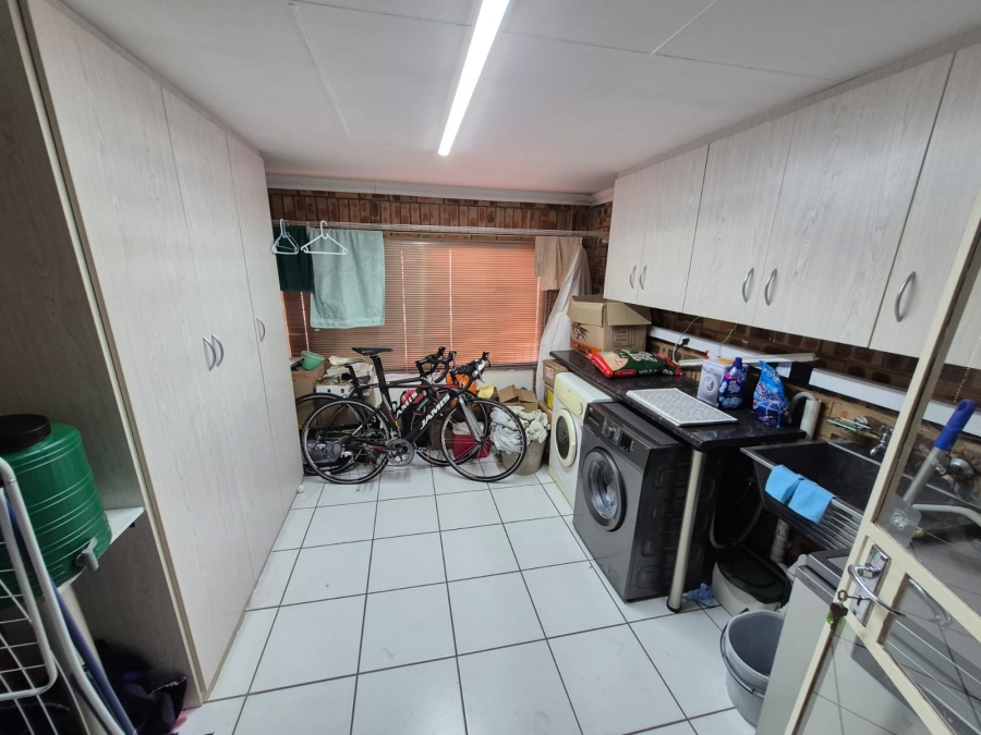 3 Bedroom Property for Sale in Faerie Glen Gauteng