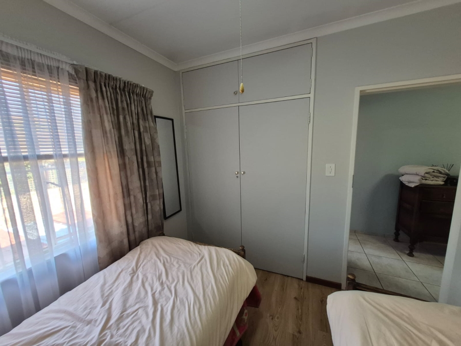 3 Bedroom Property for Sale in Faerie Glen Gauteng