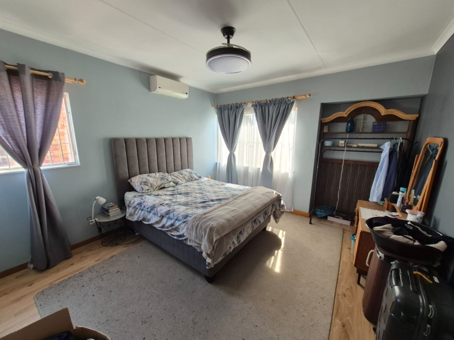 3 Bedroom Property for Sale in Faerie Glen Gauteng