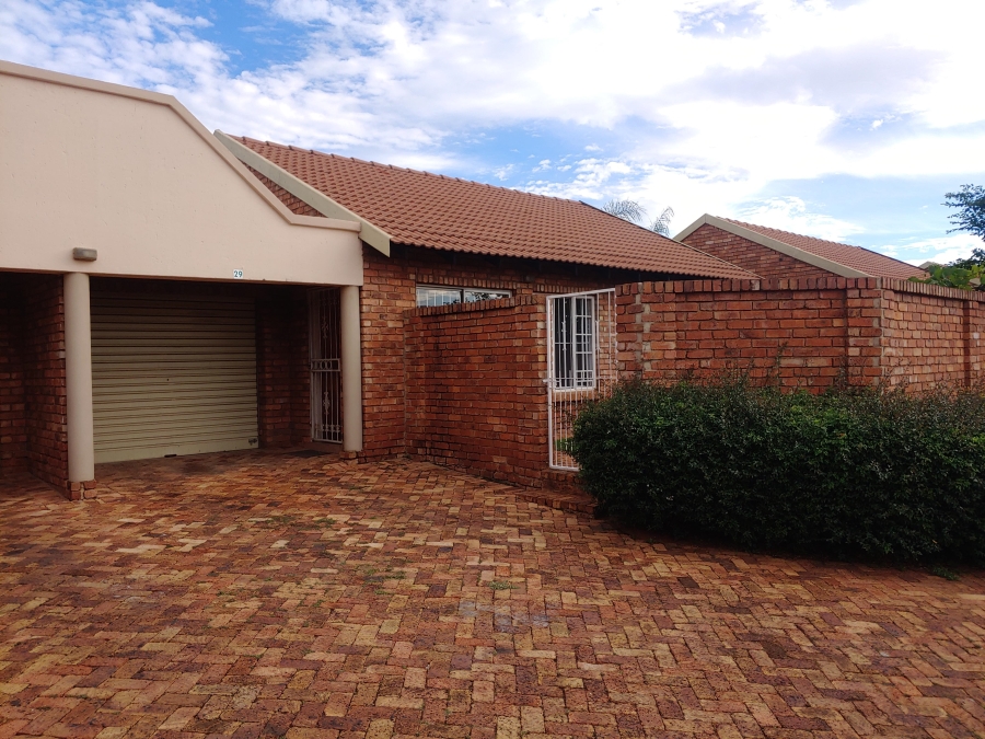 To Let 2 Bedroom Property for Rent in Elardus Park Gauteng