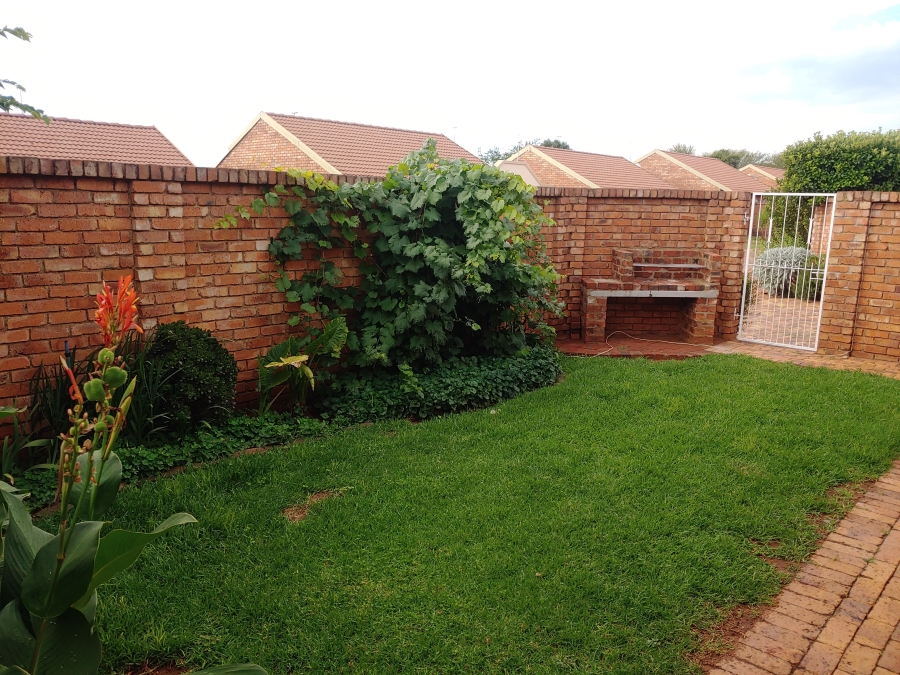 To Let 2 Bedroom Property for Rent in Elardus Park Gauteng