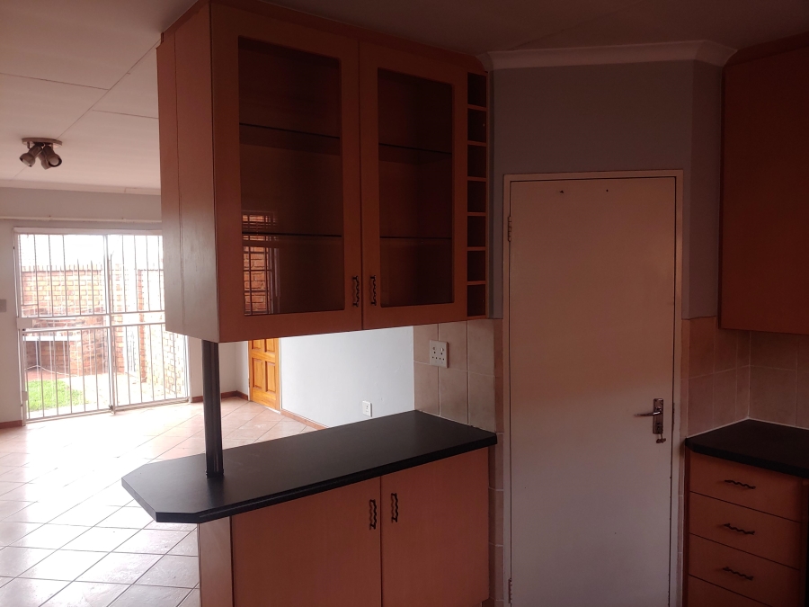 To Let 2 Bedroom Property for Rent in Elardus Park Gauteng