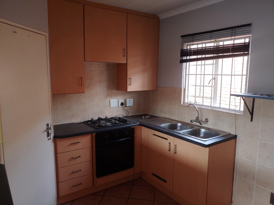 To Let 2 Bedroom Property for Rent in Elardus Park Gauteng