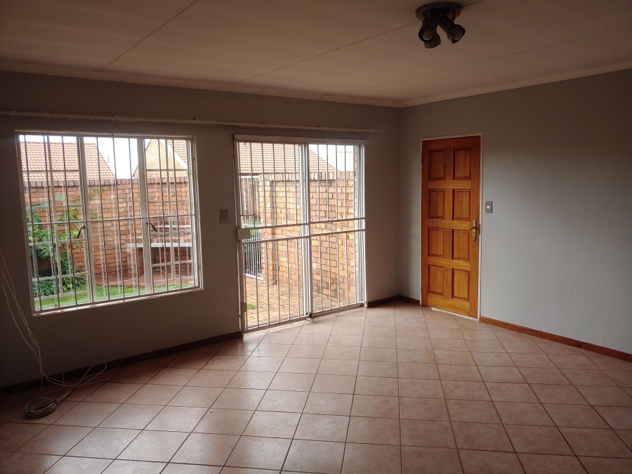 To Let 2 Bedroom Property for Rent in Elardus Park Gauteng