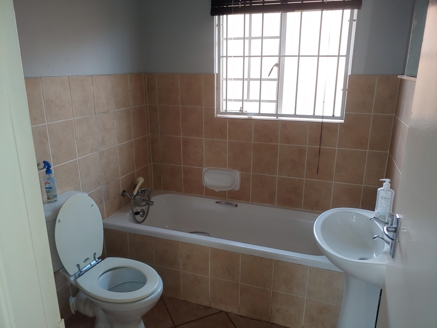 To Let 2 Bedroom Property for Rent in Elardus Park Gauteng