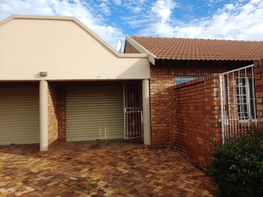 To Let 2 Bedroom Property for Rent in Elardus Park Gauteng