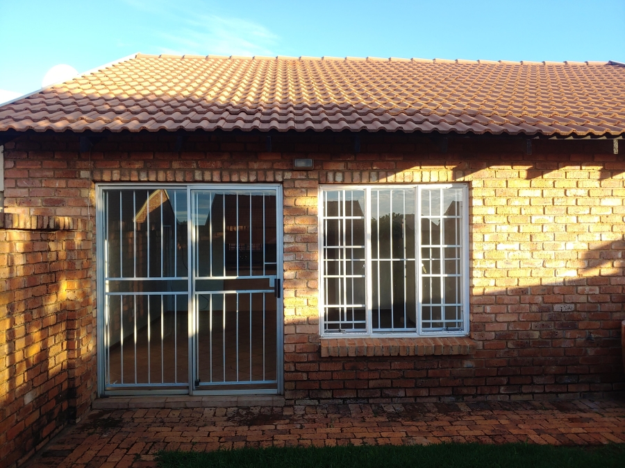 To Let 2 Bedroom Property for Rent in Elardus Park Gauteng
