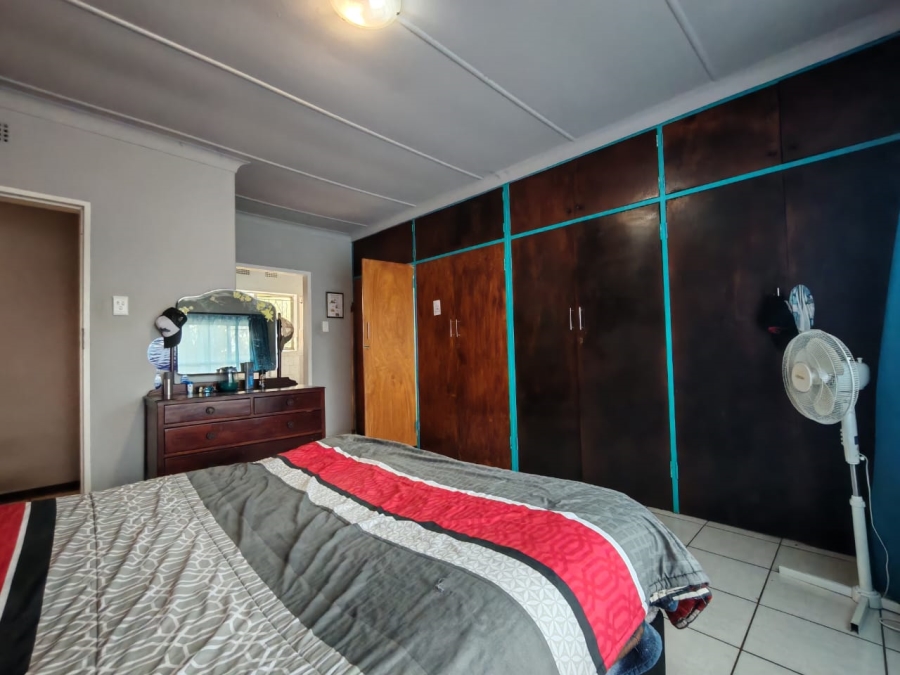 4 Bedroom Property for Sale in Risiville Gauteng