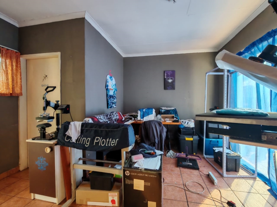4 Bedroom Property for Sale in Risiville Gauteng