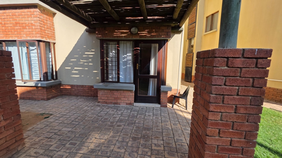 2 Bedroom Property for Sale in Montana Tuine Gauteng