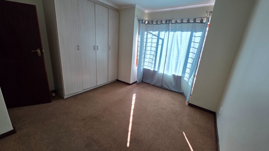 2 Bedroom Property for Sale in Montana Tuine Gauteng