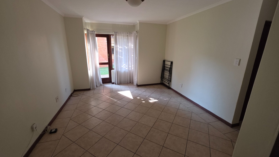 2 Bedroom Property for Sale in Montana Tuine Gauteng