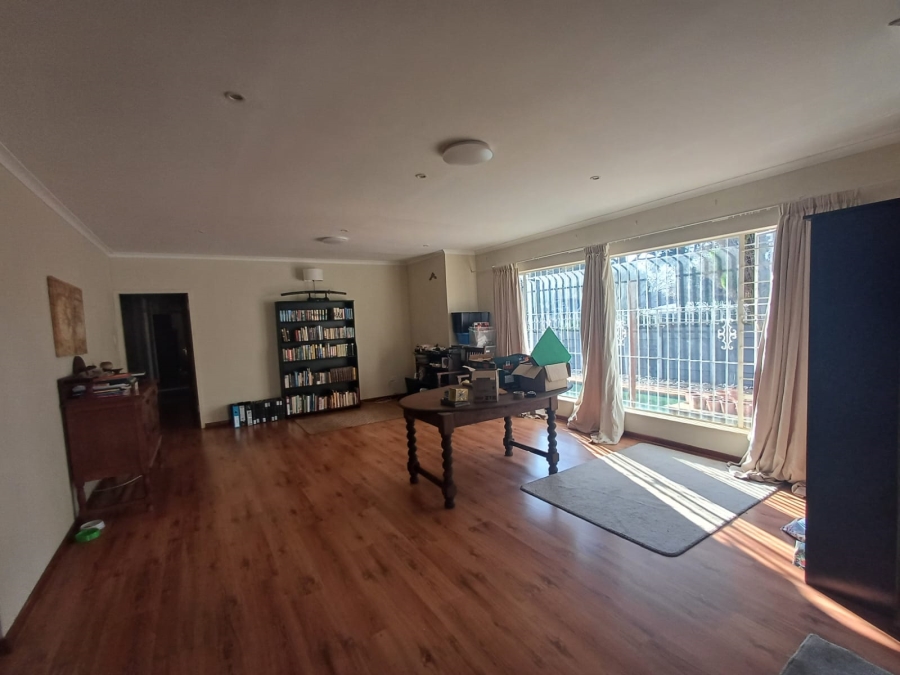 To Let 3 Bedroom Property for Rent in Linden Gauteng