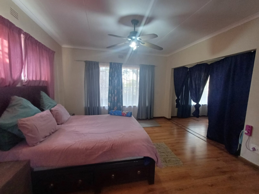 To Let 3 Bedroom Property for Rent in Linden Gauteng