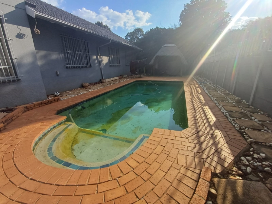 To Let 3 Bedroom Property for Rent in Linden Gauteng