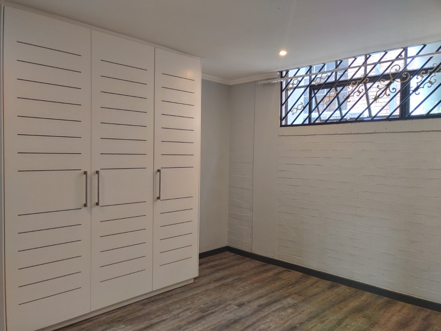 To Let 1 Bedroom Property for Rent in Braamfontein Gauteng