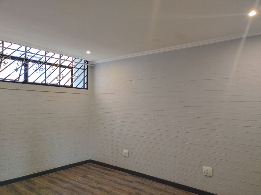 To Let 1 Bedroom Property for Rent in Braamfontein Gauteng