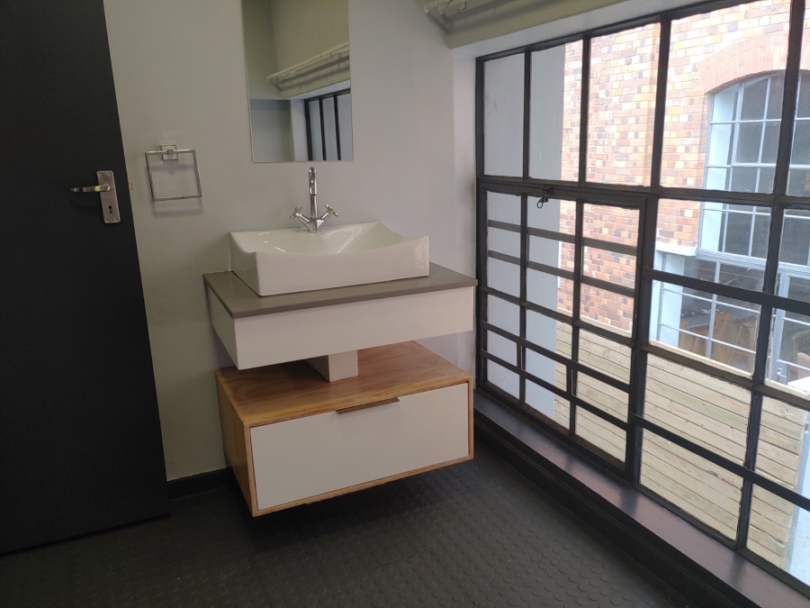 To Let 1 Bedroom Property for Rent in Braamfontein Gauteng