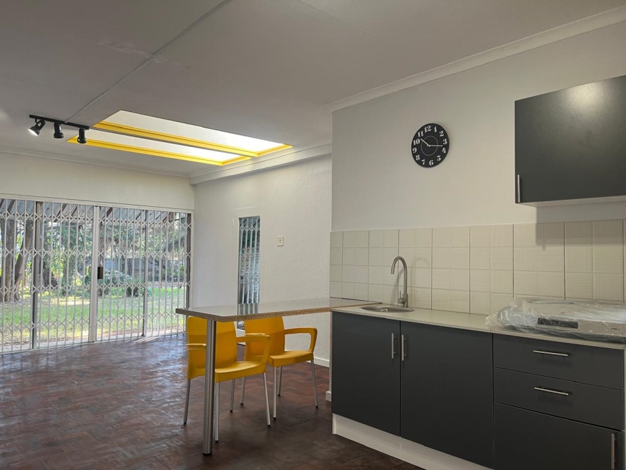 To Let 1 Bedroom Property for Rent in Houghton Estate Gauteng
