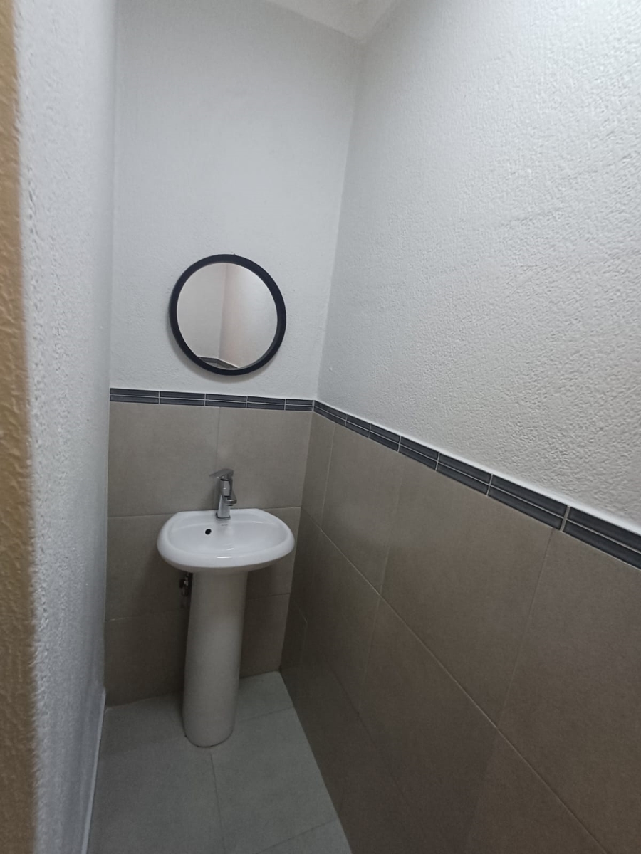 To Let 1 Bedroom Property for Rent in Houghton Estate Gauteng
