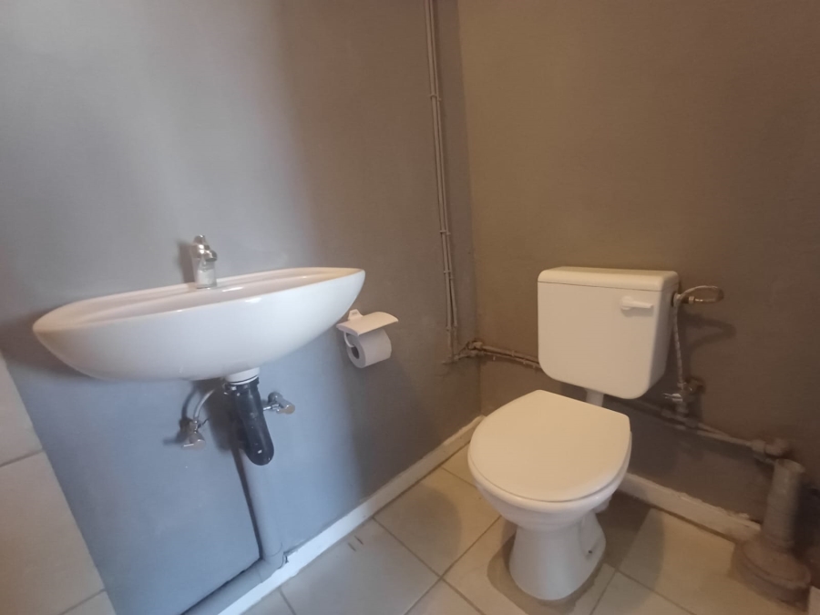 To Let 1 Bedroom Property for Rent in Discovery Gauteng