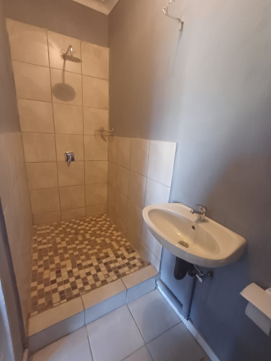 To Let 1 Bedroom Property for Rent in Discovery Gauteng