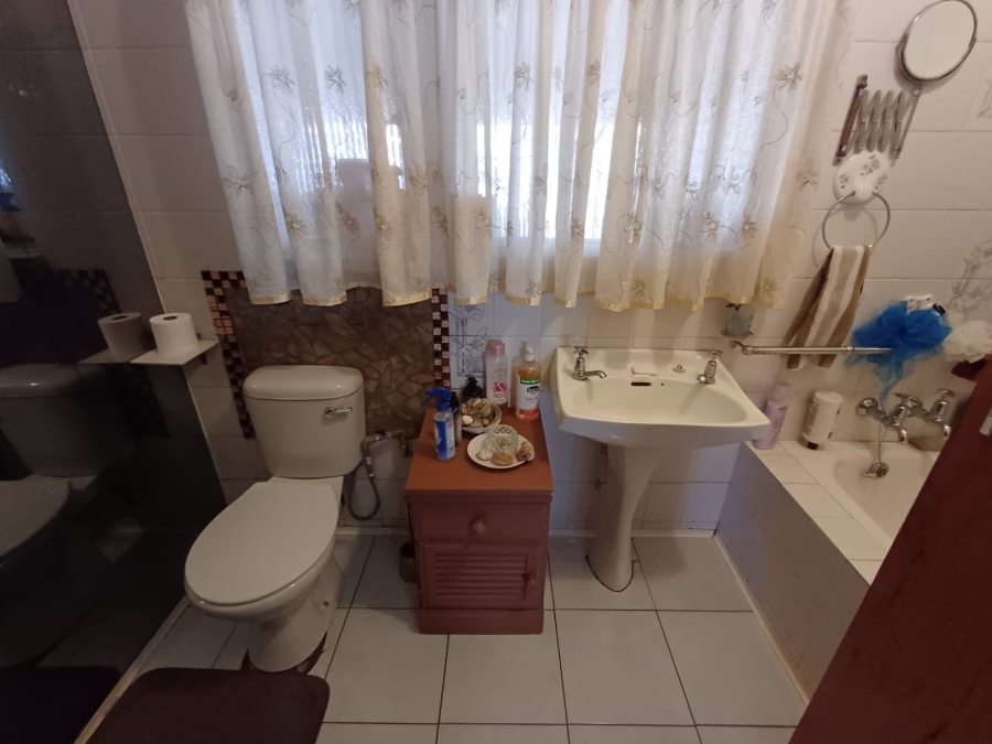 3 Bedroom Property for Sale in Sonland Park Gauteng