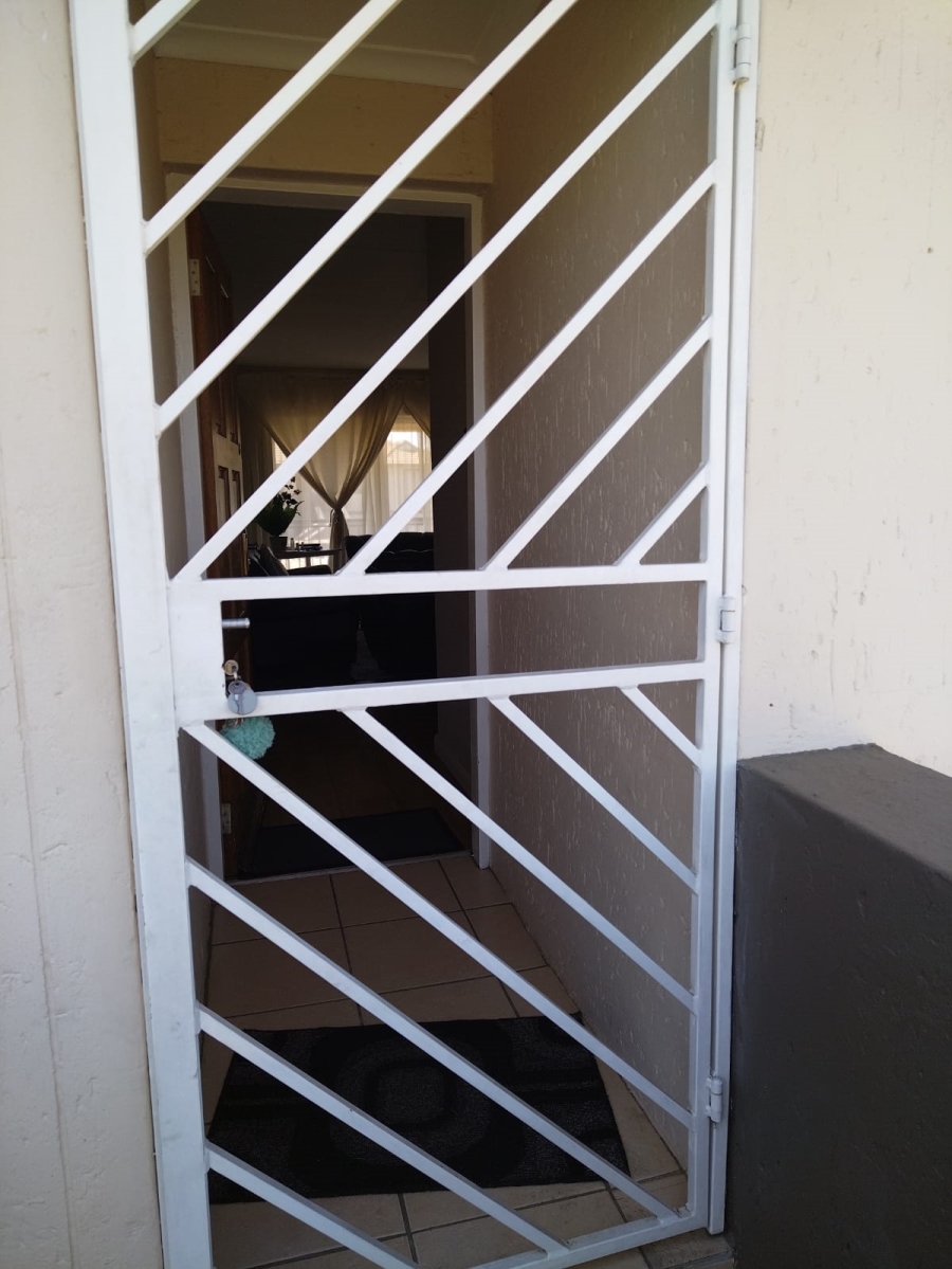 2 Bedroom Property for Sale in Parkrand Gauteng