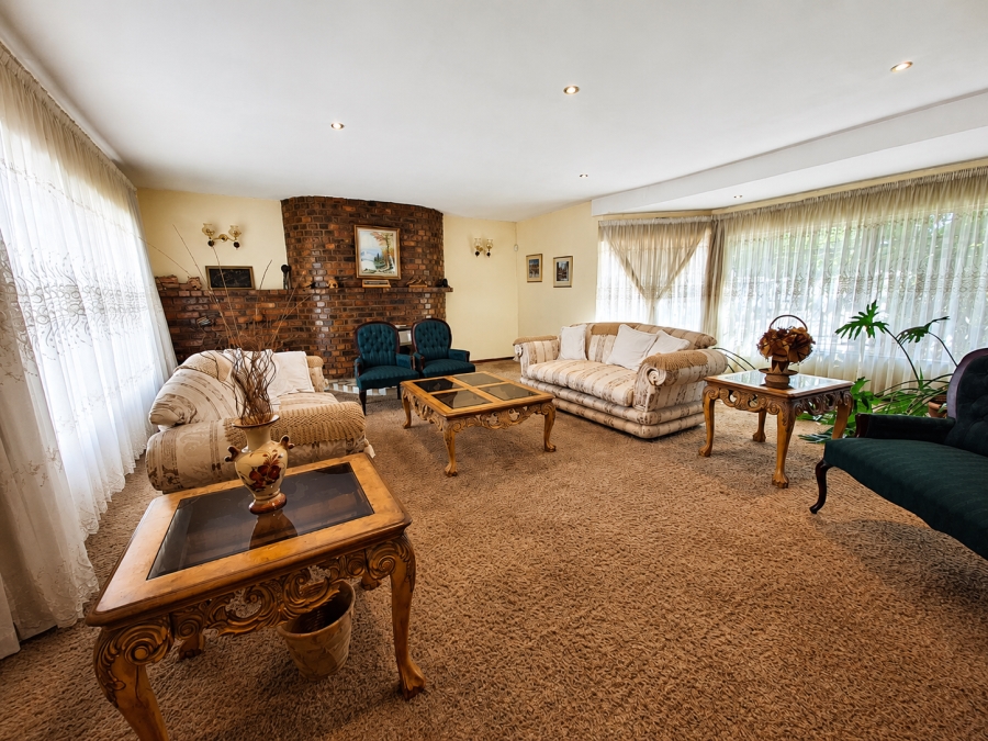 5 Bedroom Property for Sale in De Deur Gauteng