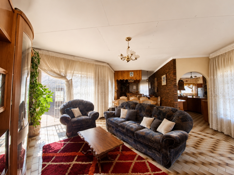 5 Bedroom Property for Sale in De Deur Gauteng