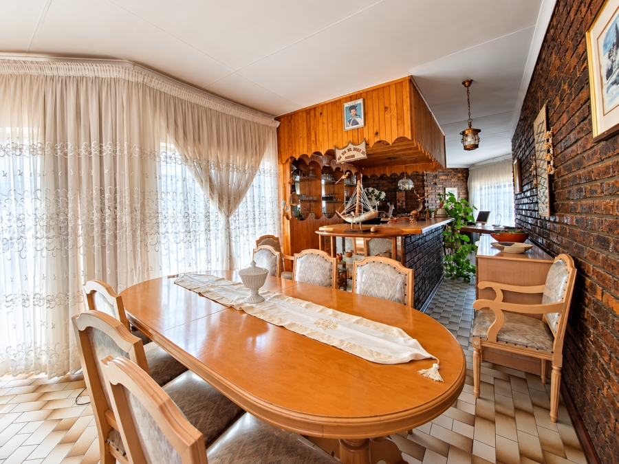 5 Bedroom Property for Sale in De Deur Gauteng