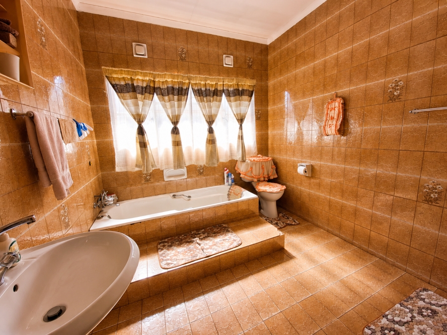 5 Bedroom Property for Sale in De Deur Gauteng