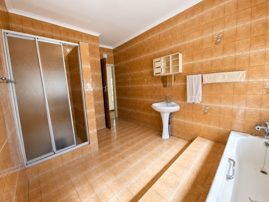 5 Bedroom Property for Sale in De Deur Gauteng