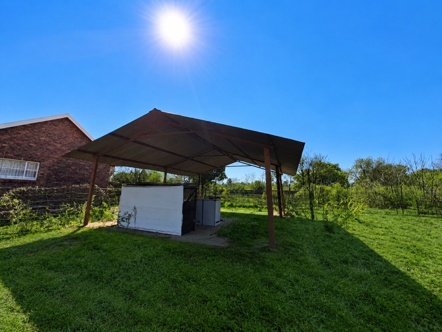 5 Bedroom Property for Sale in De Deur Gauteng
