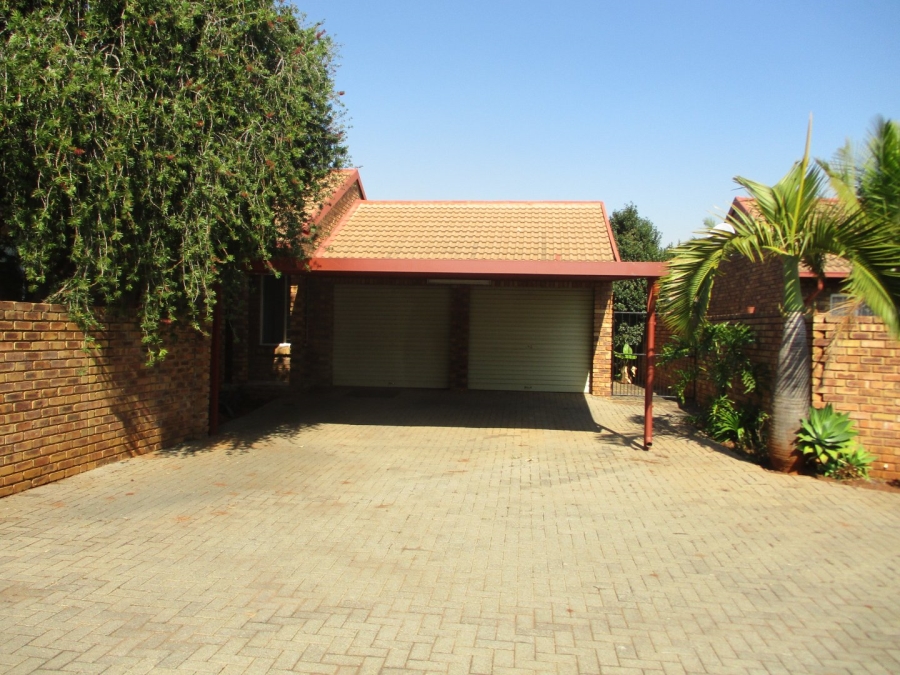 3 Bedroom Property for Sale in Annlin Gauteng