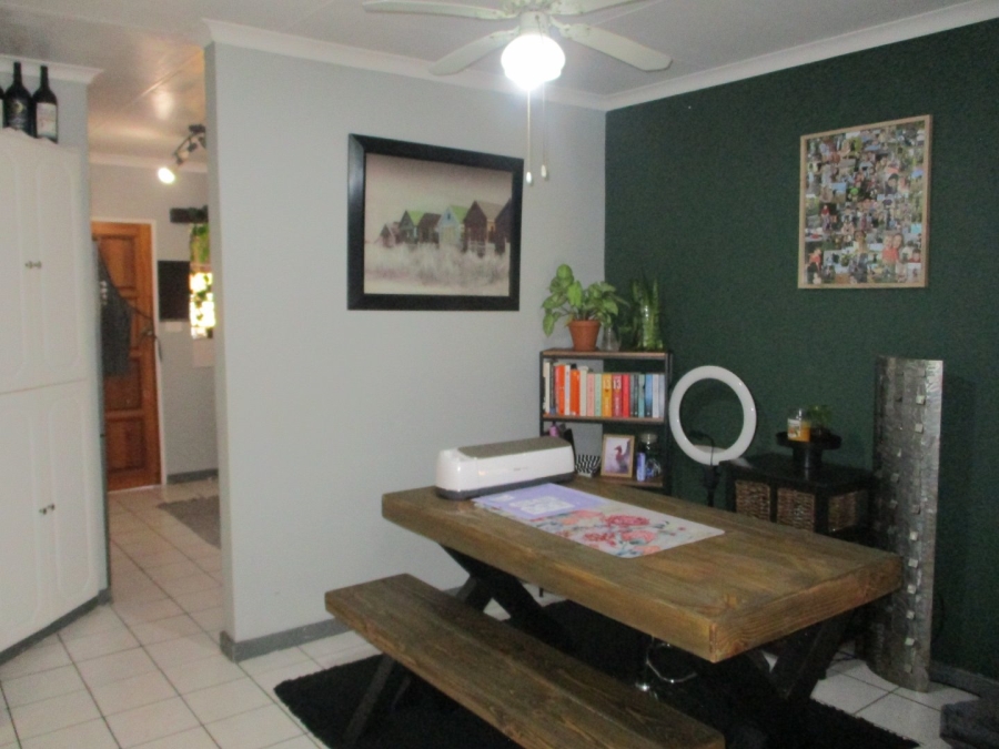3 Bedroom Property for Sale in Annlin Gauteng