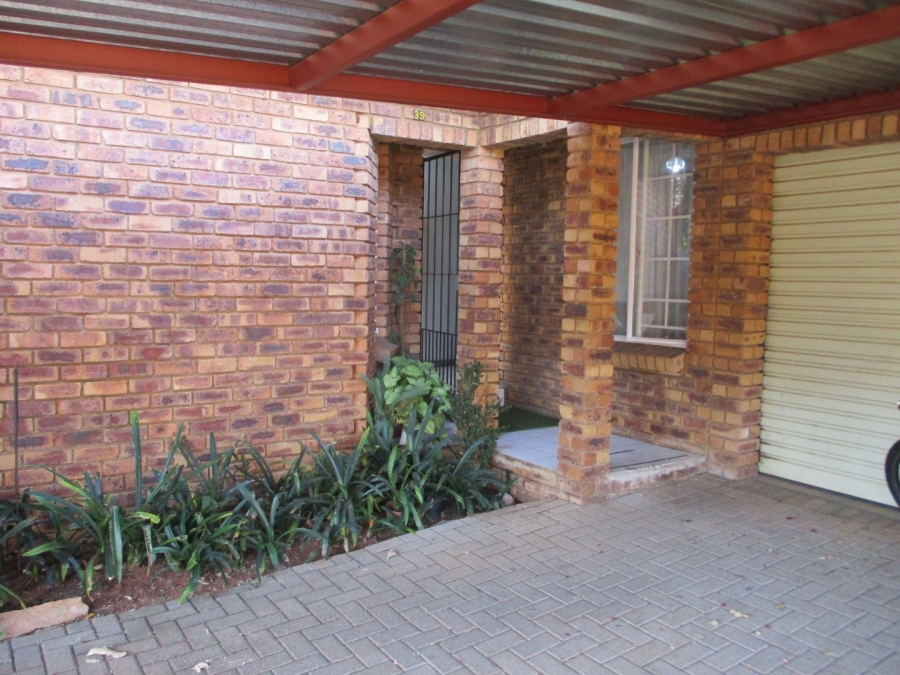 3 Bedroom Property for Sale in Annlin Gauteng