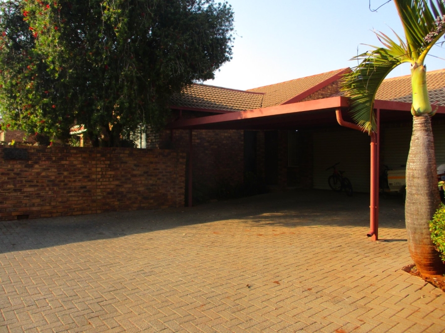 3 Bedroom Property for Sale in Annlin Gauteng