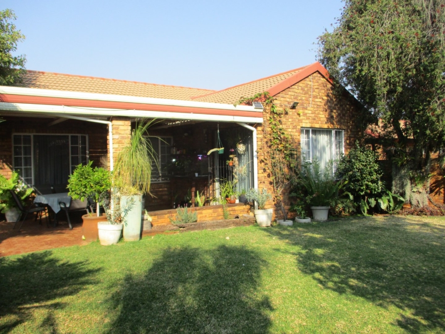 3 Bedroom Property for Sale in Annlin Gauteng