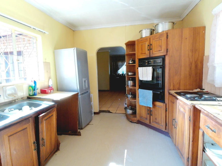 5 Bedroom Property for Sale in The Orchards Gauteng
