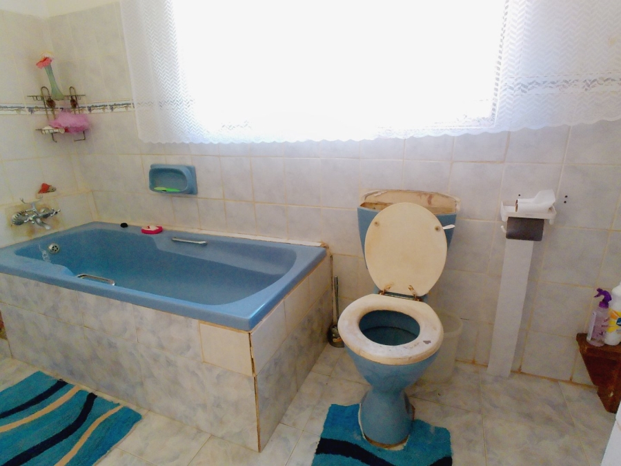 5 Bedroom Property for Sale in The Orchards Gauteng