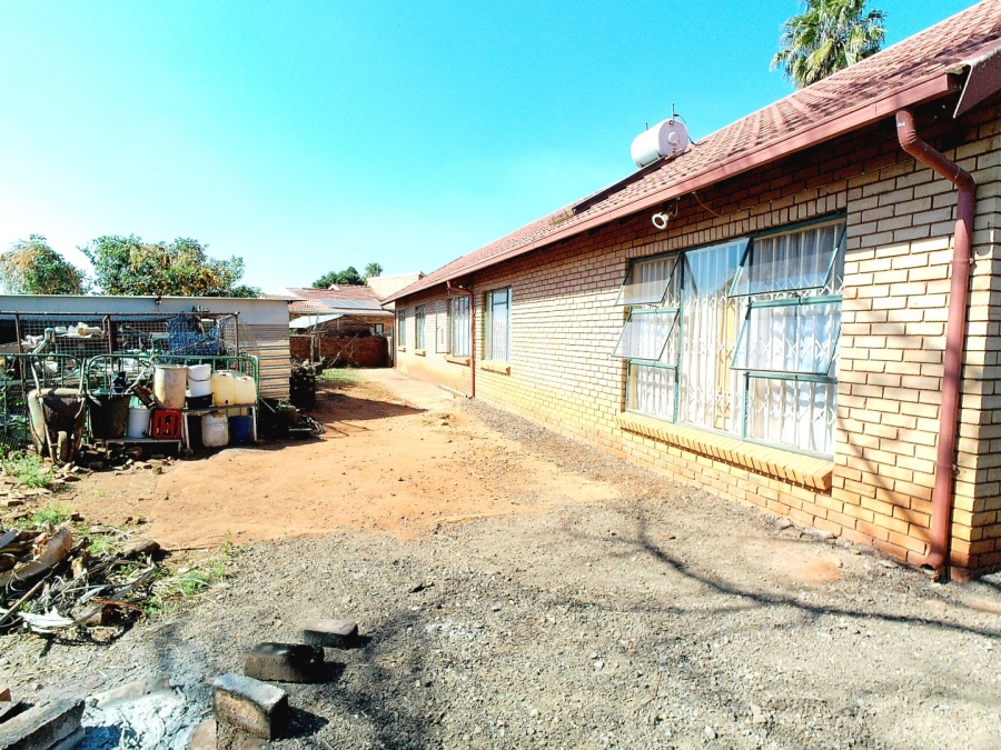 5 Bedroom Property for Sale in The Orchards Gauteng